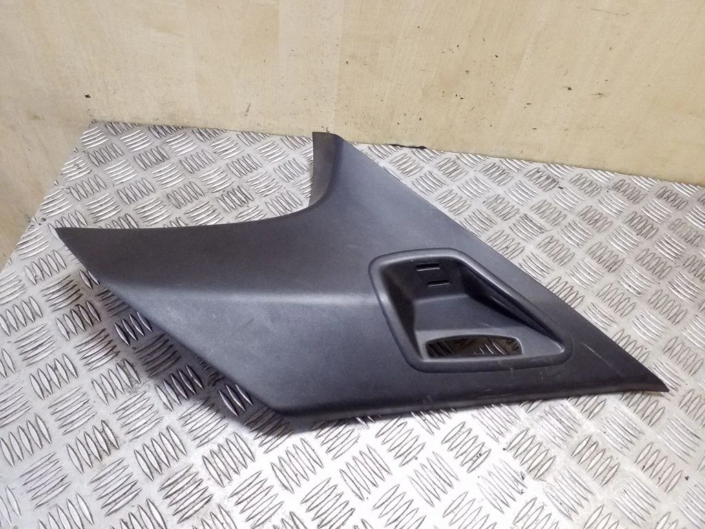 (D)pillar trim (top) 51437141497