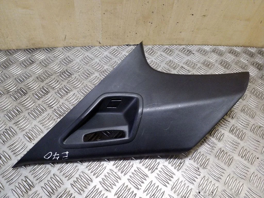 (D)pillar trim (top) 51437141498