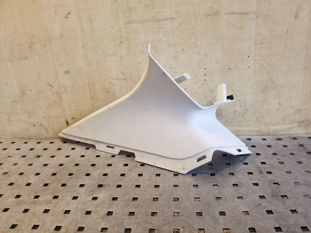 (D) piilari kate (ülemine) – Ford Focus (2010-2017)