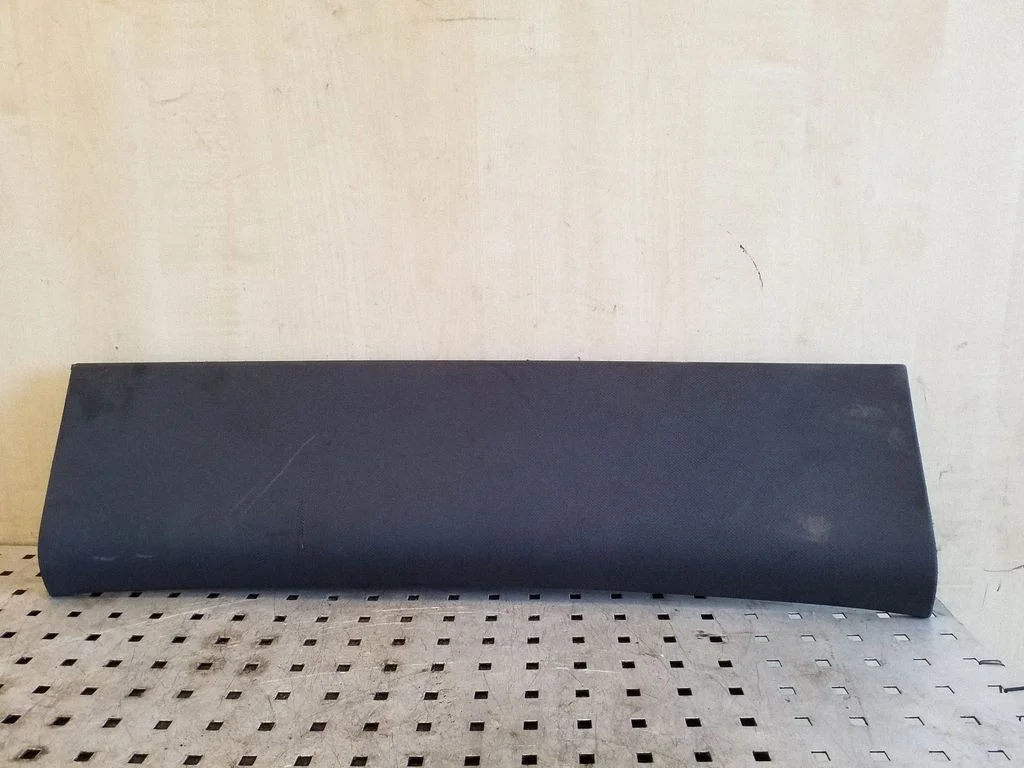 (D)pillar trim (top) 8P3867839