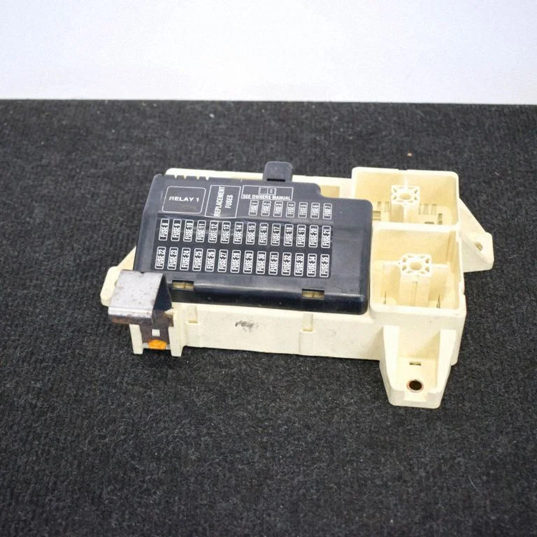 Fuse box set 2R8T14A067AD