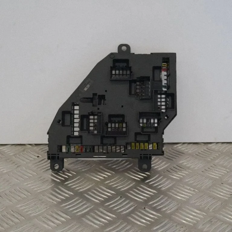 Drošinātāju kārba (komplekts) 9210859
