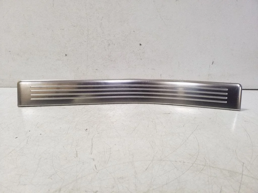 Rear sill trim cover A2126861236