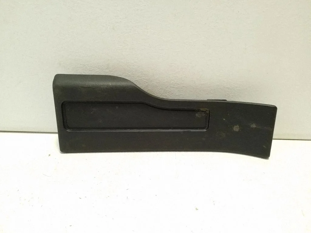 Listwa progowa tylna (wewnętrzna) BJ3213245AEW