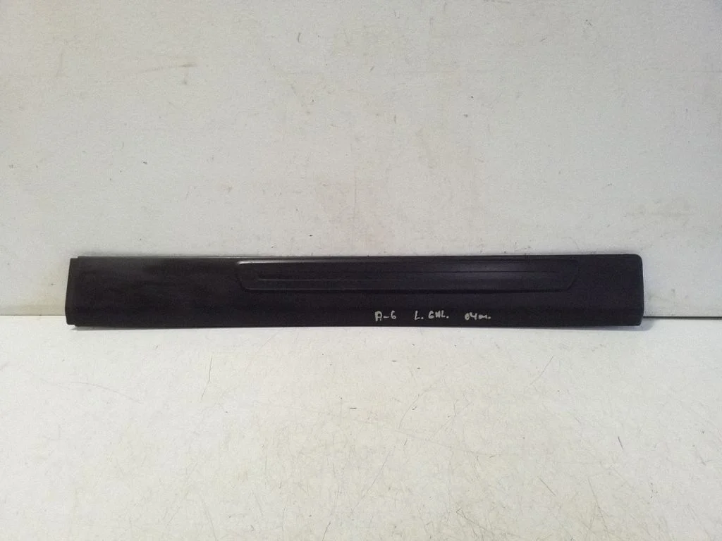 Aizmugurējā sliekšņa apdare (iekšējā) 4F0853375B