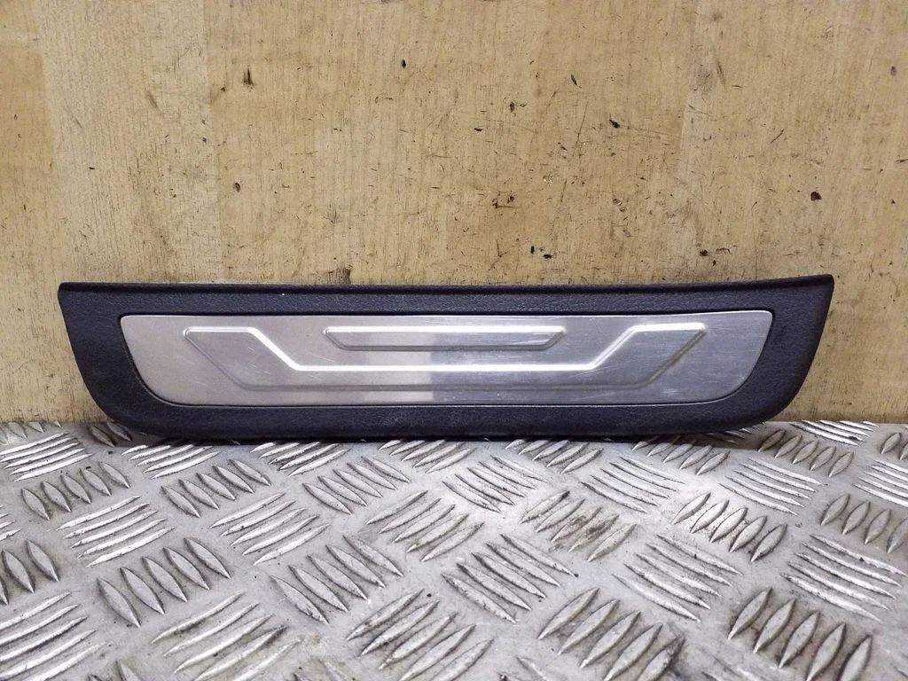 Rear sill trim cover – KIA Sorento (2010-2014)