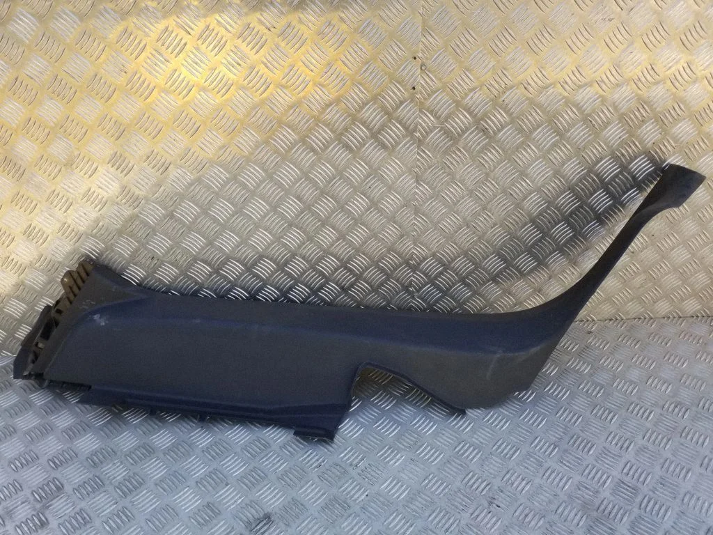 Aizmugurējā sliekšņa apdare (iekšējā) YP00133677