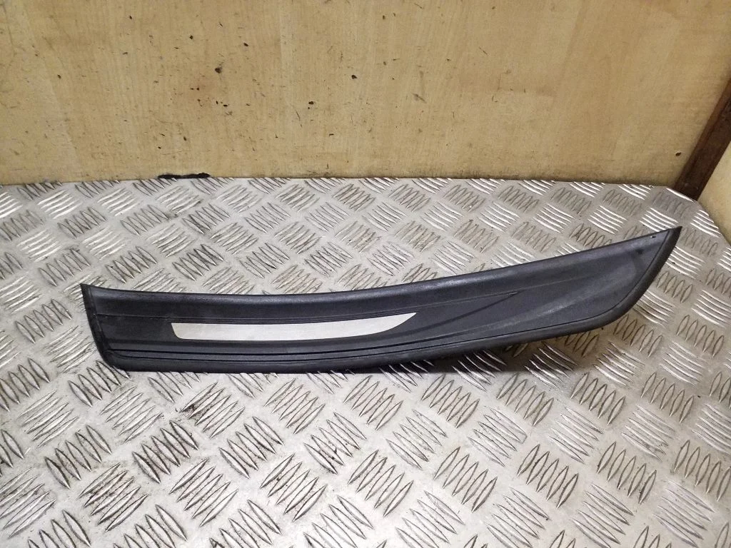 Rear sill trim cover 5147203603