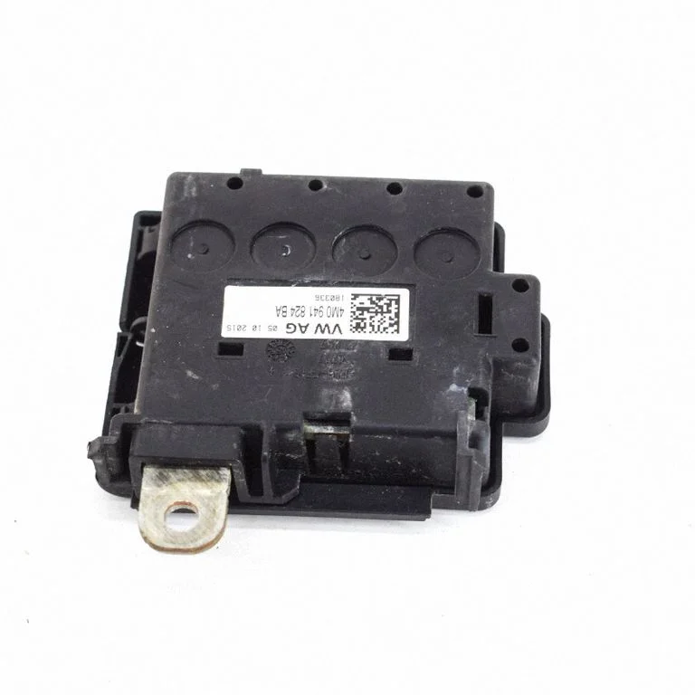 Drošinātāju kārba (komplekts) 4M0941824BA