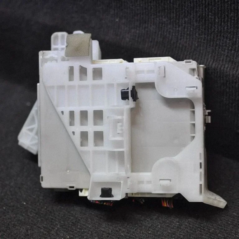 Drošinātāju kārba (komplekts) – Toyota Prius (XW30) (2009-2015)