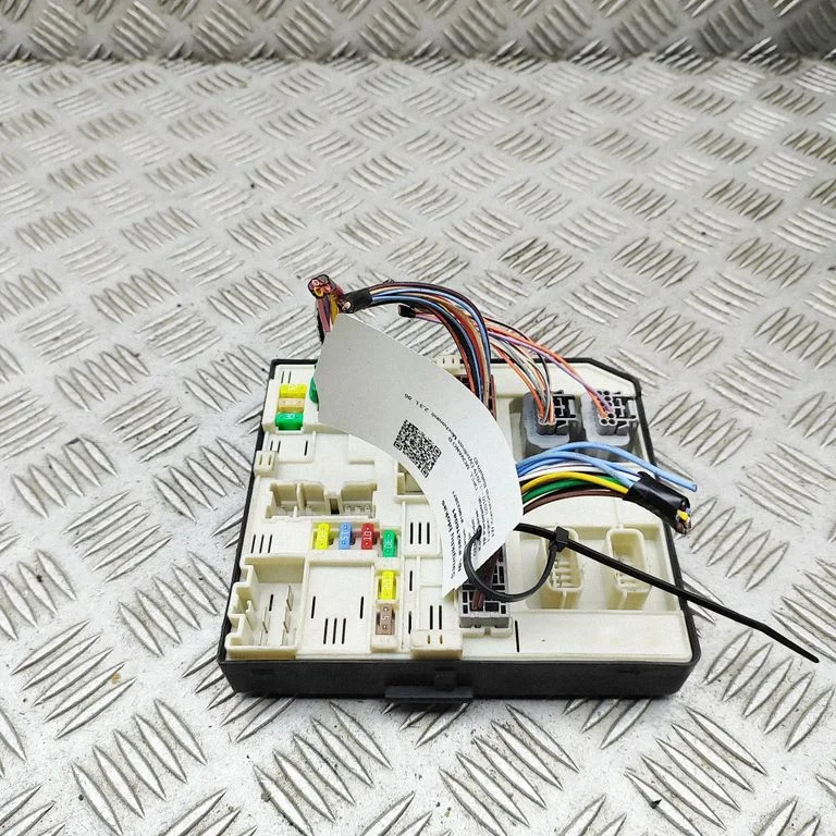 Drošinātāju bloks 284B69681R