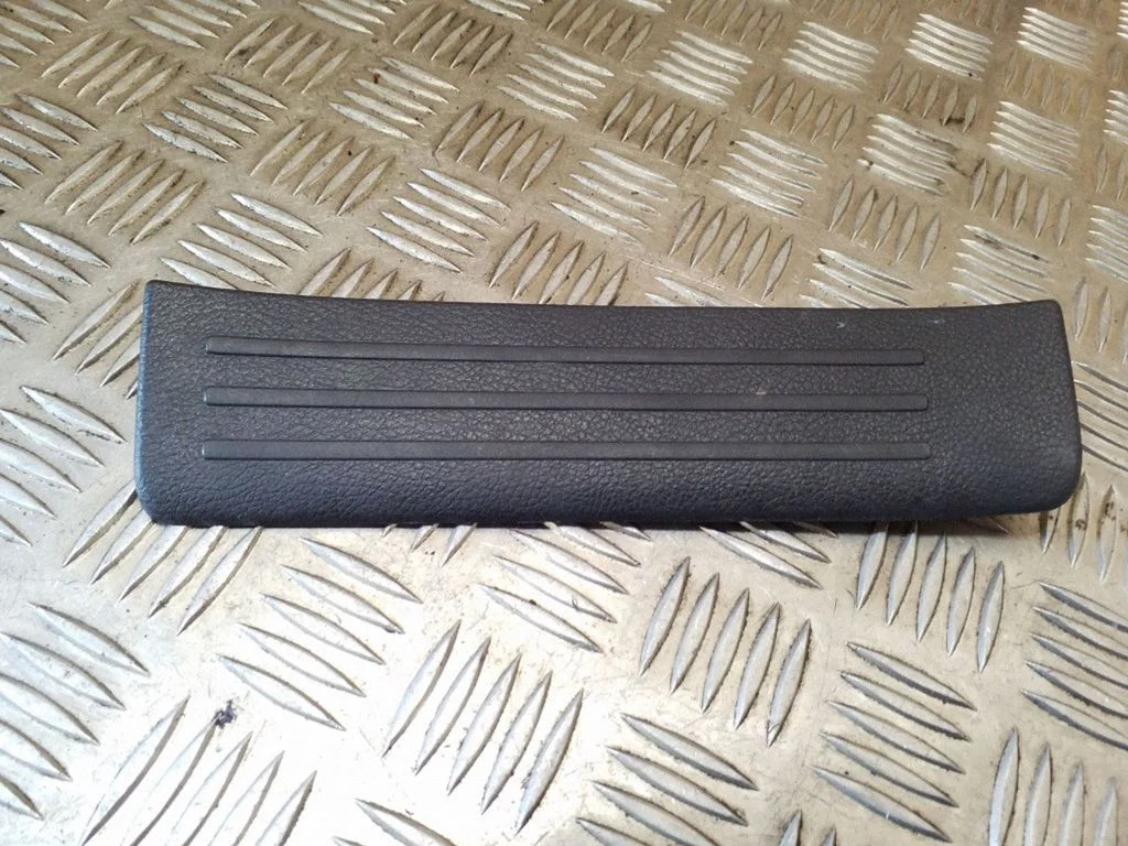 Rear sill trim cover BBP3687H0 – Mazda 3 II (2009-2013)