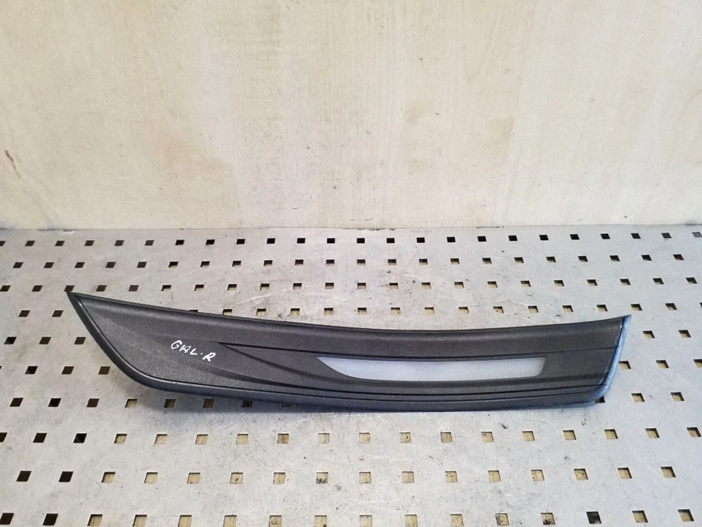 Aizmugurējā sliekšņa apdare (iekšējā) 51477203610