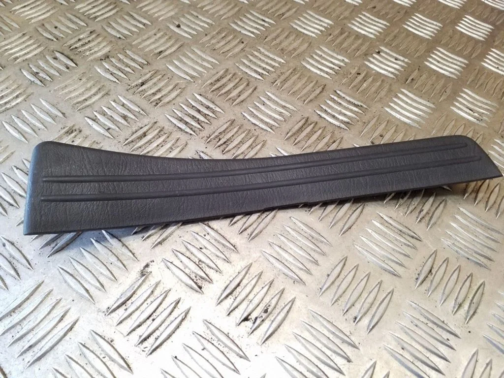 Rear sill trim cover 6791642010