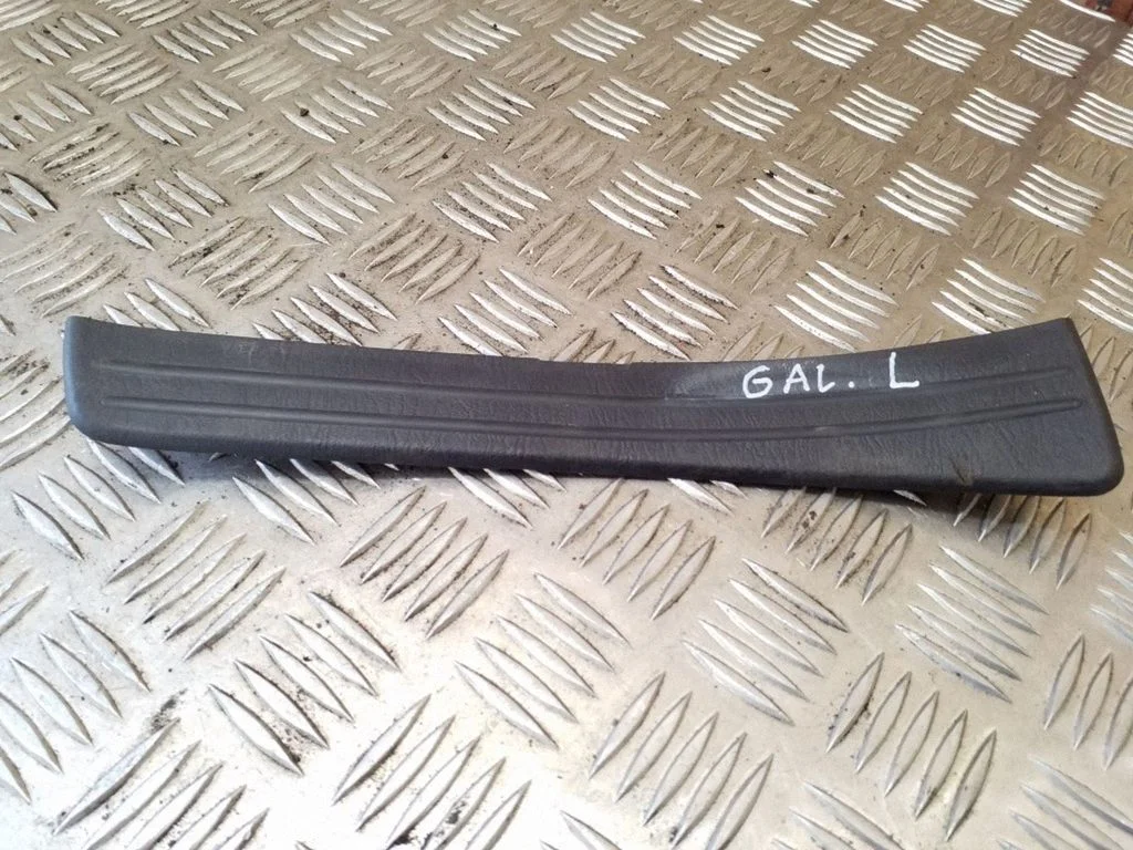 Rear sill trim cover 6791642010