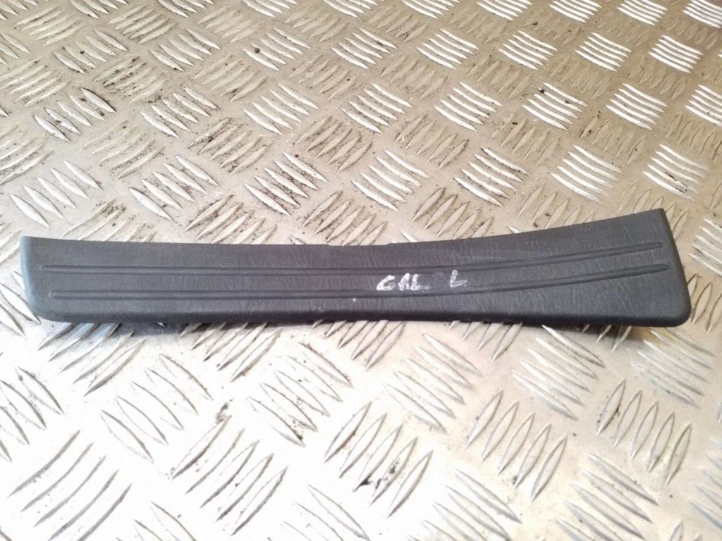 Rear sill trim cover 6791642010