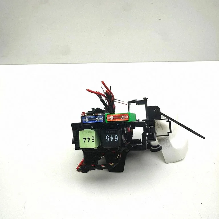 Drošinātāju bloks 4G2937503A