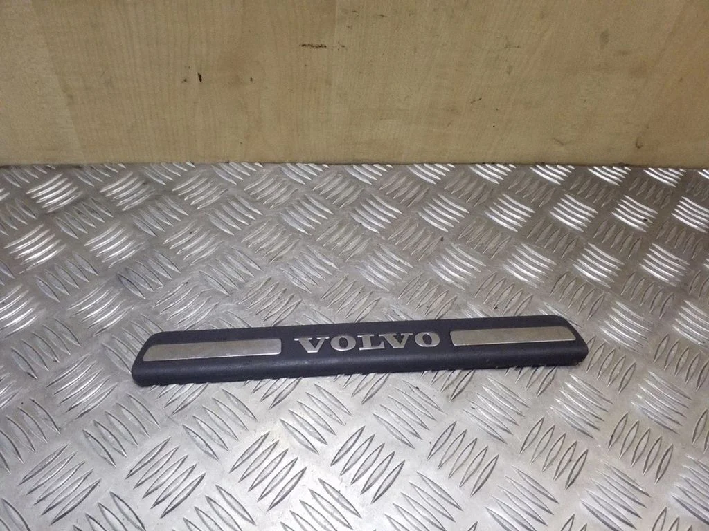 Aizmugurējā sliekšņa apdare (iekšējā) – Volvo S80 (2007-2013)