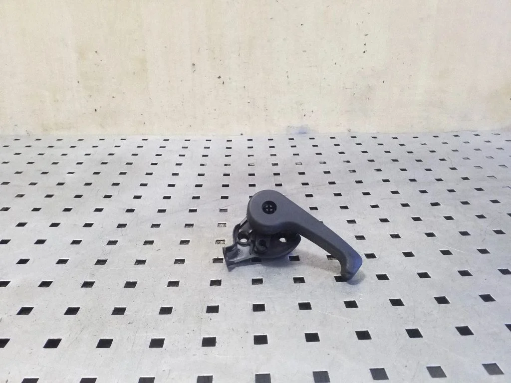 Engine bonnet (hood) release handle