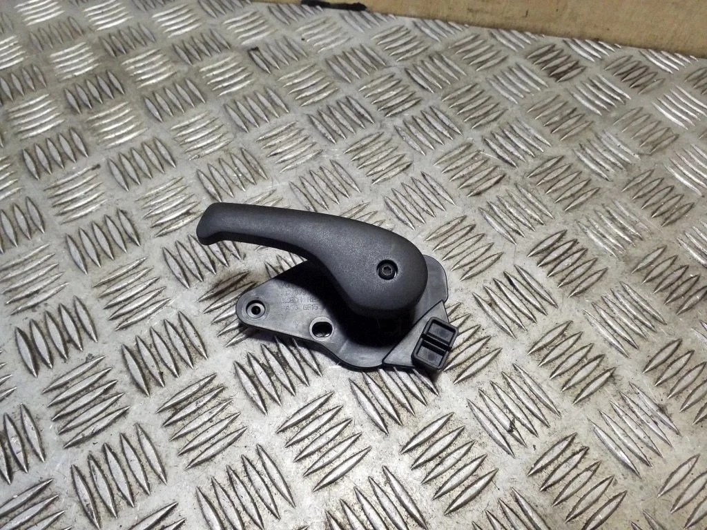 Engine bonnet (hood) release handle – Volvo V40 (2012-2019)