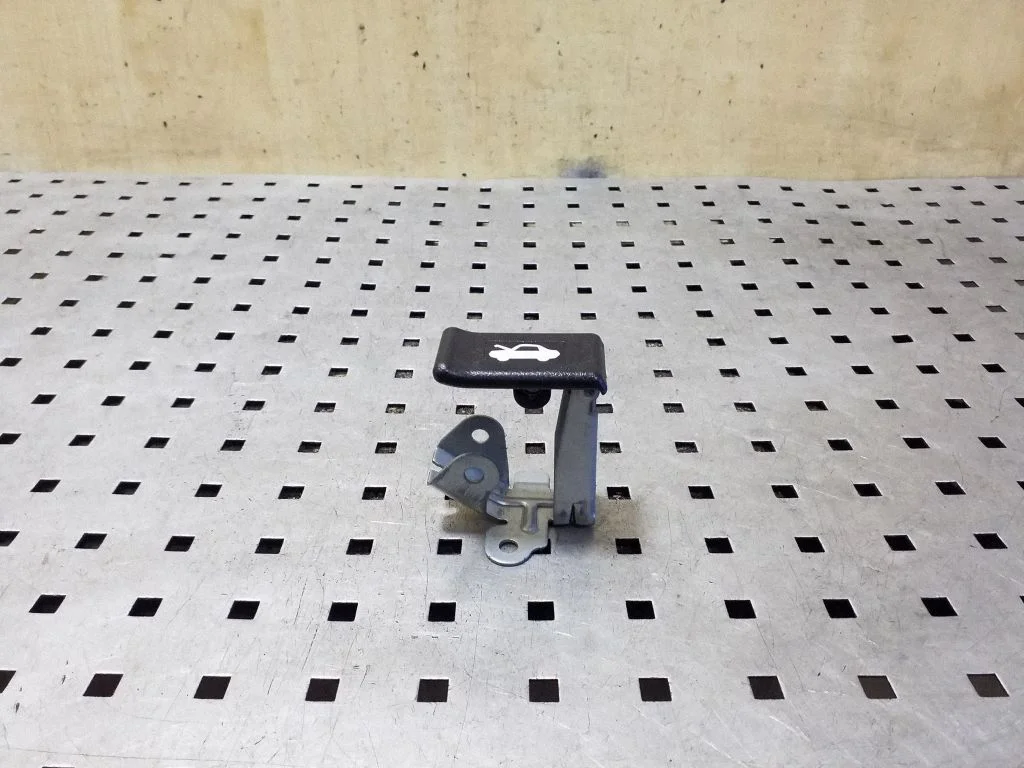 Mootorikapoti avamiskäepide