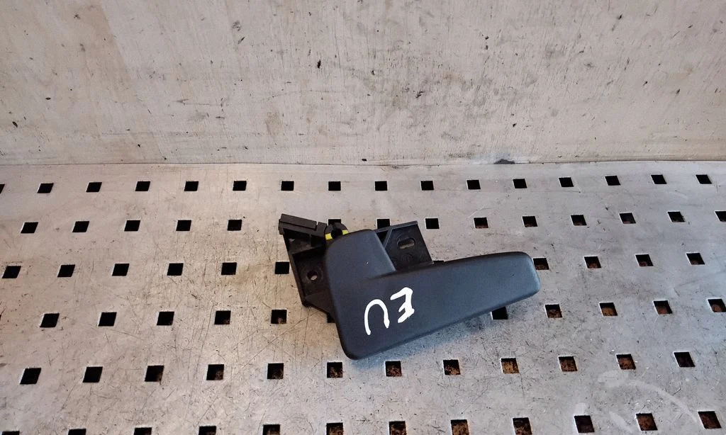 Rączka otwierania maski GR1823533