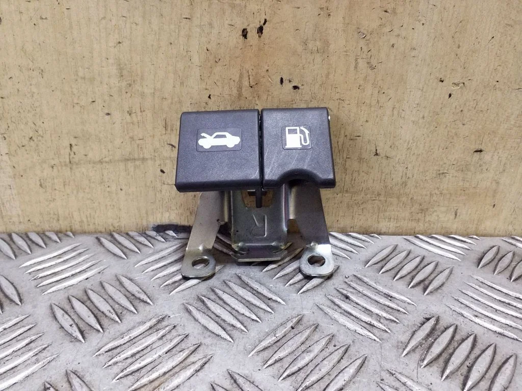 Engine bonnet (hood) release handle