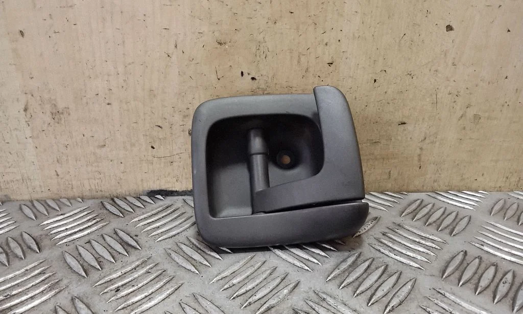 Engine bonnet (hood) release handle – Volvo XC90 (2007-2014)