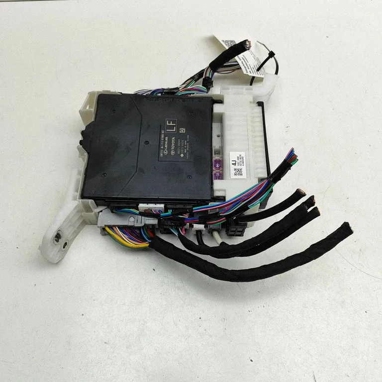 Kaitsmeplokk 8273046030 – Lexus RZ (2023-)