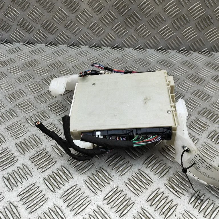 Drošinātāju bloks 8273033Q11