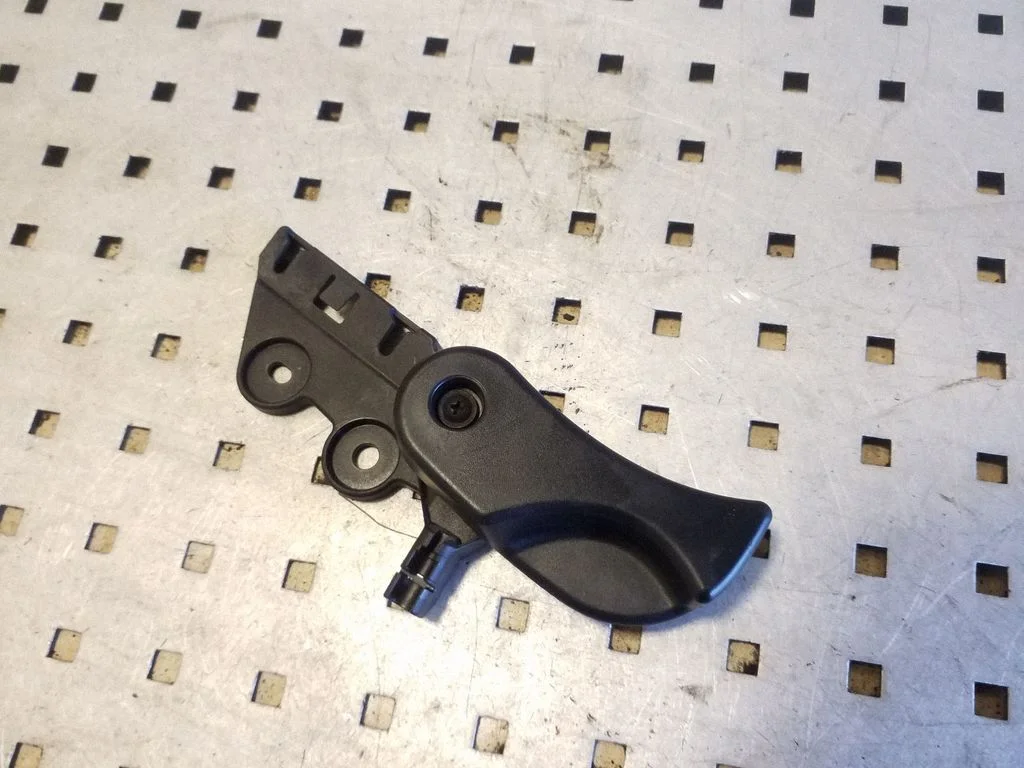 Mootorikapoti avamiskäepide – BMW 3-seeria F30 F35 F31 (2012-2018)