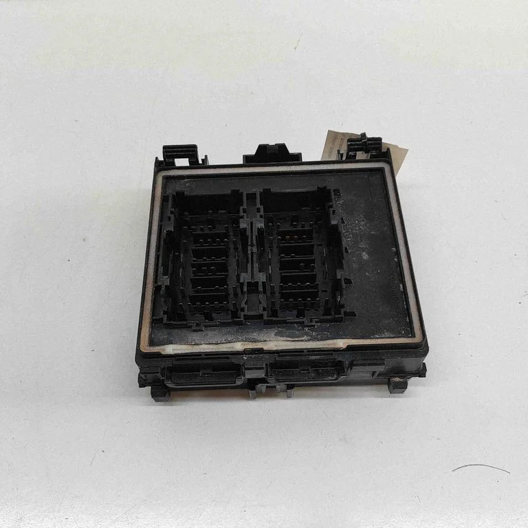 Drošinātāju bloks SV4T14D068EBC