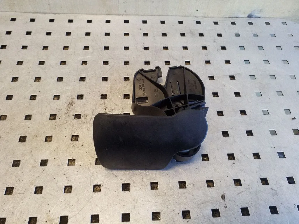 Engine bonnet (hood) release handle – Audi A5 Sportback 8TA (2009-2016)