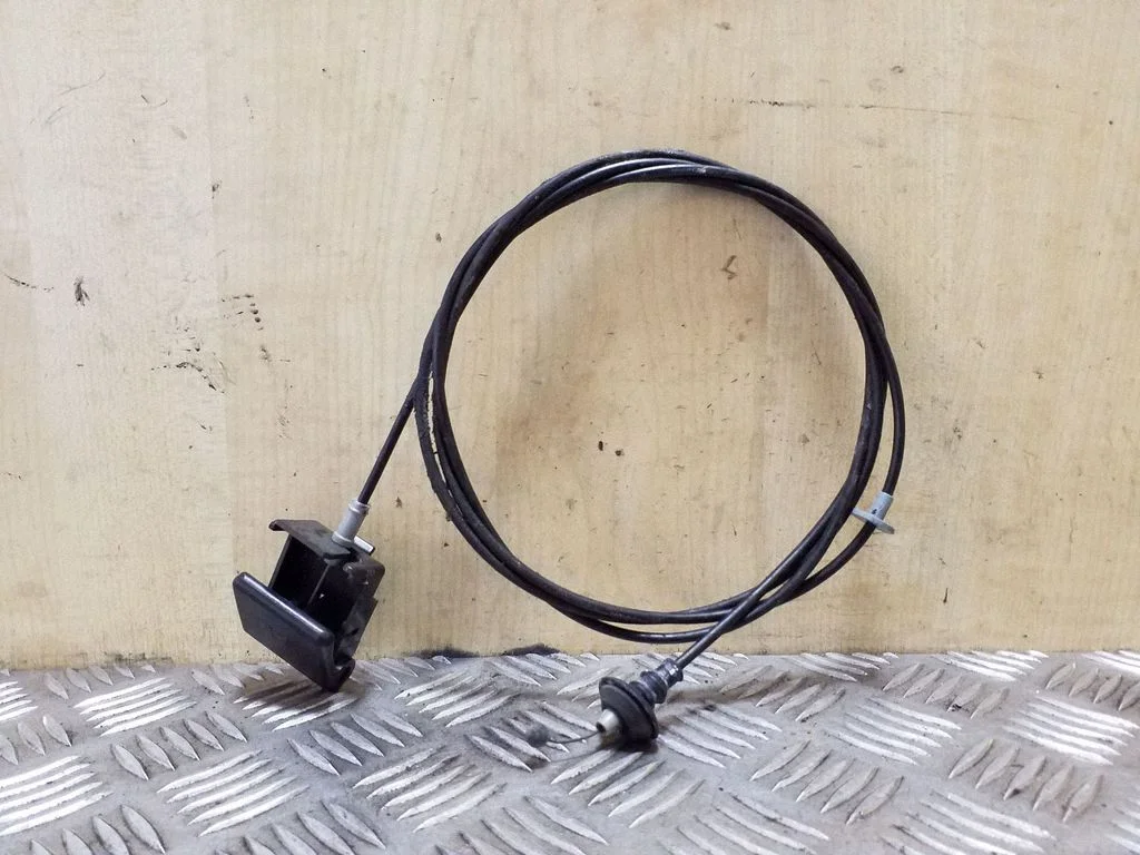 Engine bonnet (hood) release handle