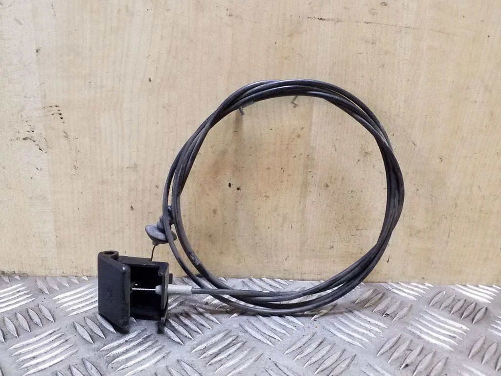 Engine bonnet (hood) release handle