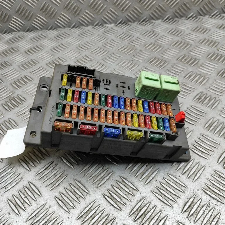 Drošinātāju bloks 6906600