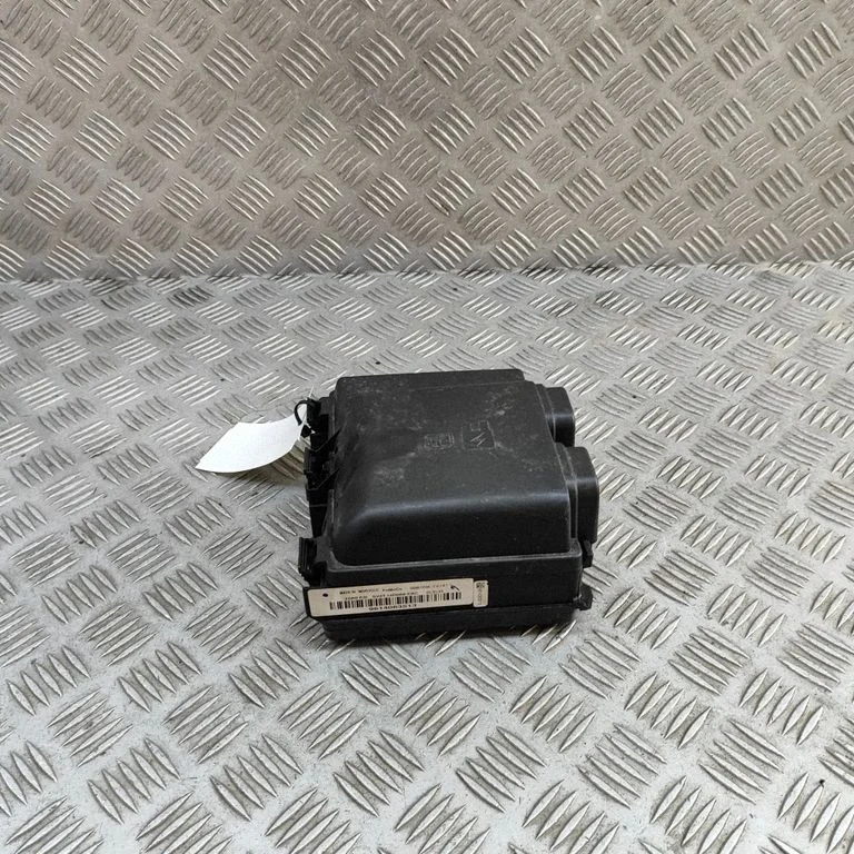 Drošinātāju bloks SV4T14D068EBC