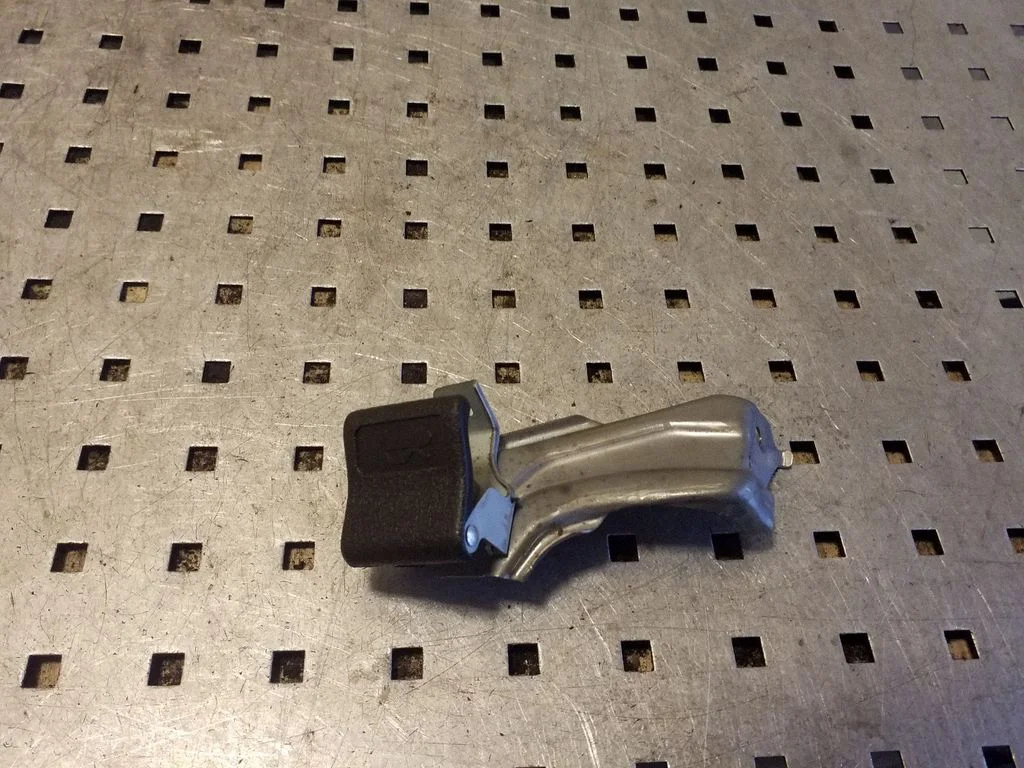 Mootorikapoti avamiskäepide
