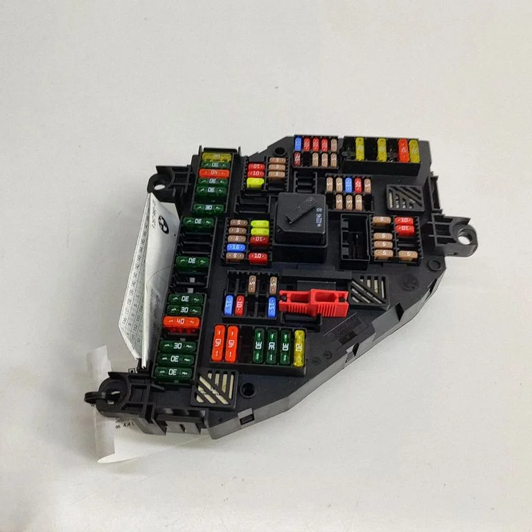 Drošinātāju bloks – BMW 6. sērija F12 F13 (2010-2018)