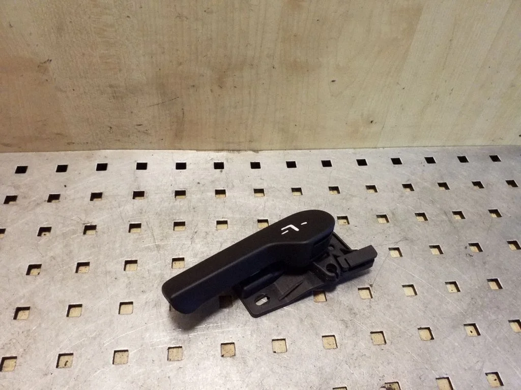 Engine bonnet (hood) release handle 1J1823633