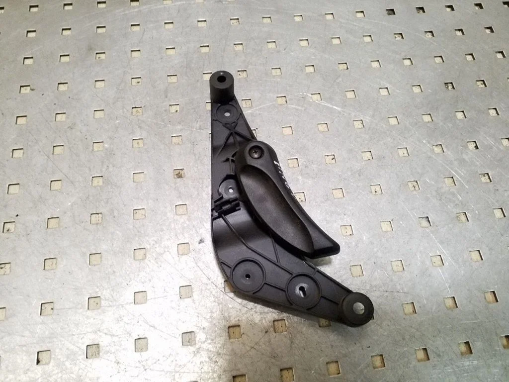 Engine bonnet (hood) release handle 9114003