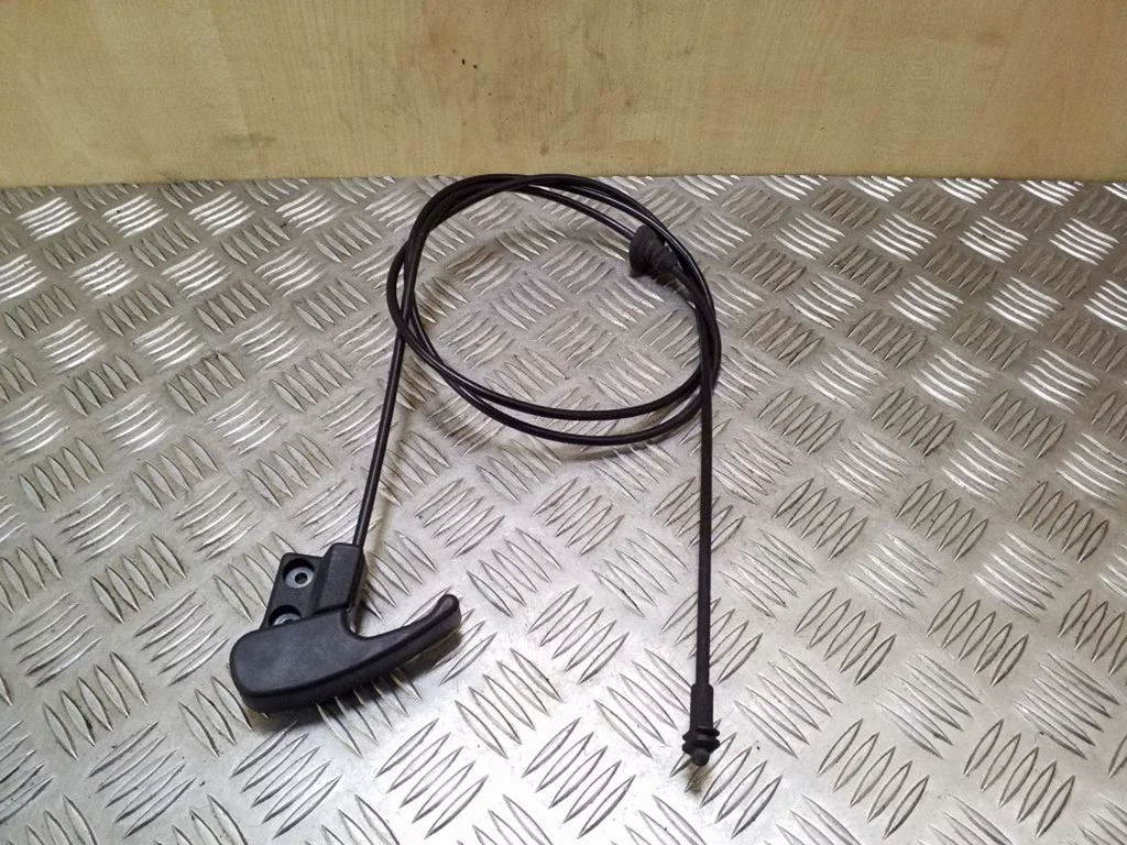 Engine bonnet (hood) release handle 1H1823533