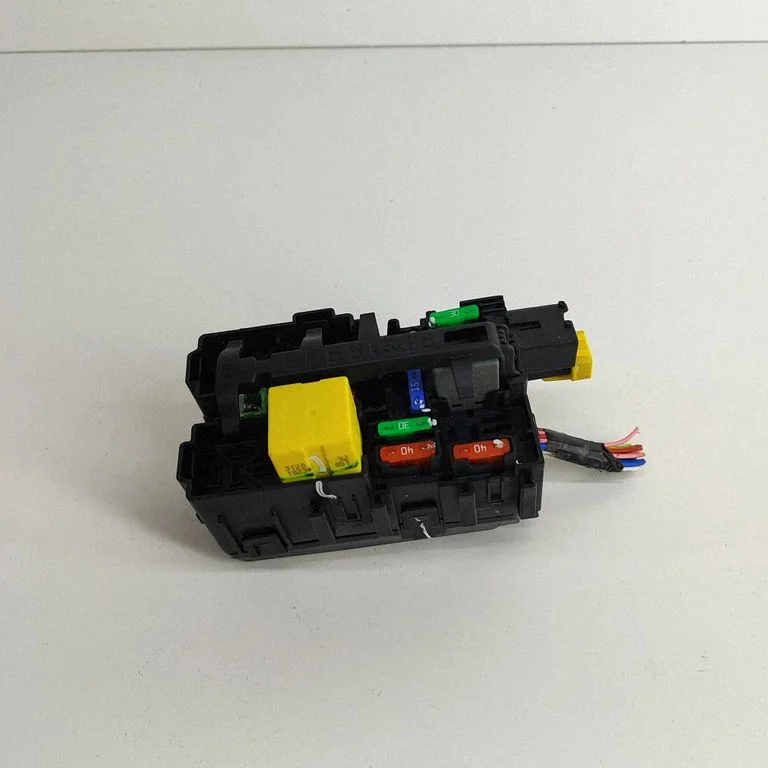 Drošinātāju bloks 9806192580