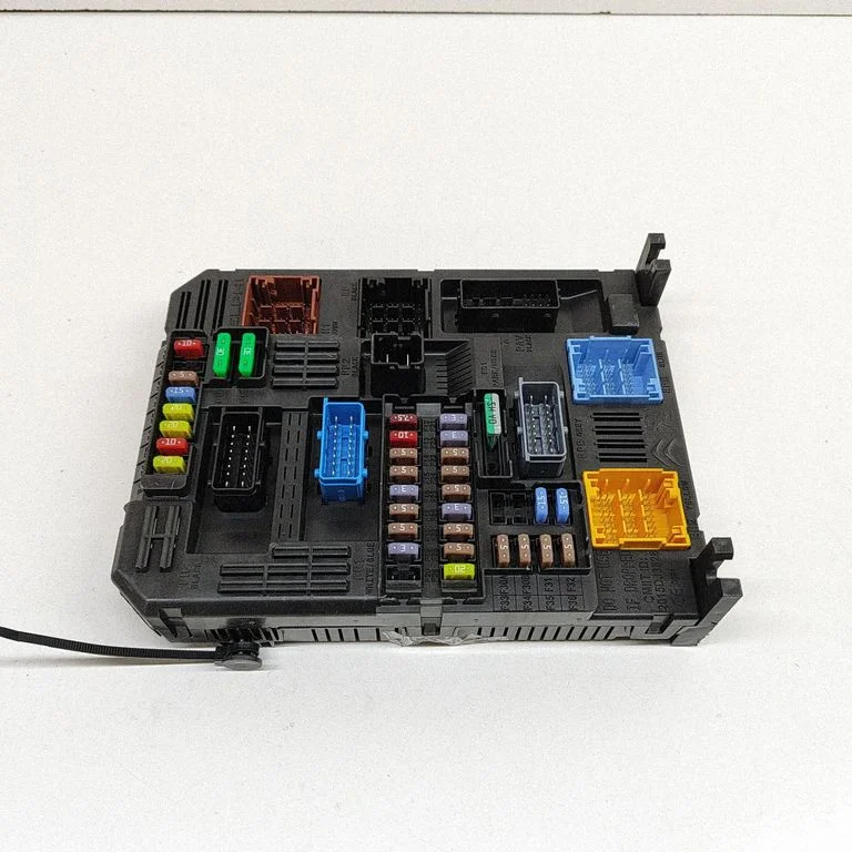 Drošinātāju bloks 9832880680
