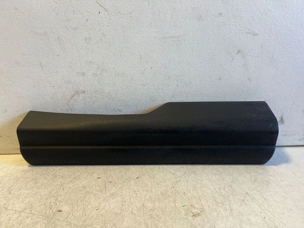 Esilävise kate (sisemine) – BMW i4 (2021-)