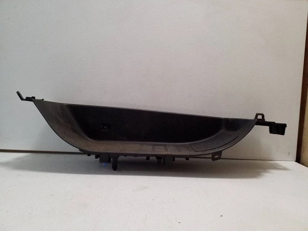 Esilävise kate (sisemine) – Peugeot Expert (2016-)