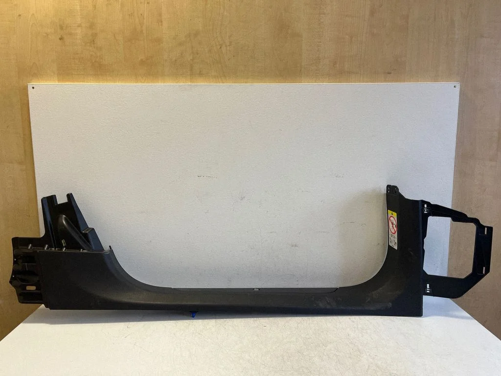 Priekšējā sliekšņa apdare (iekšējā) – Porsche Taycan 9J1 (2019-)