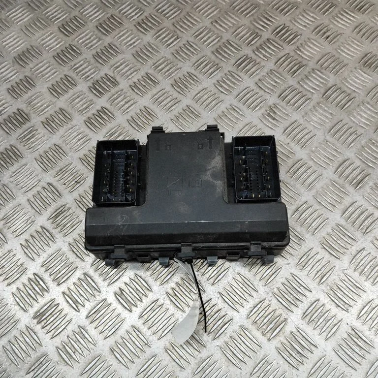 Drošinātāju bloks FG9T14A067RA