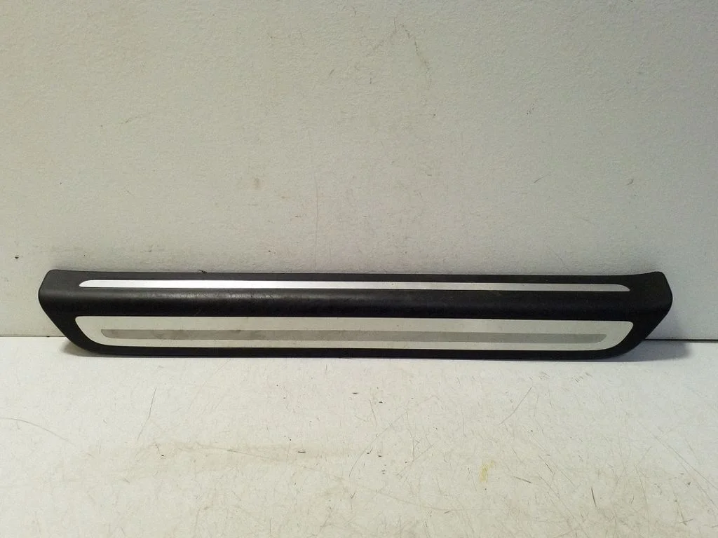 Priekšējā sliekšņa apdare (iekšējā) 8U0853374