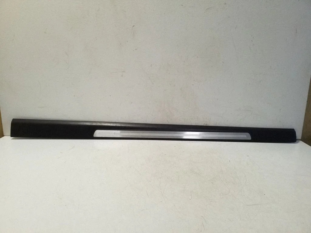 Priekšējā sliekšņa apdare (iekšējā) 4F0853373H